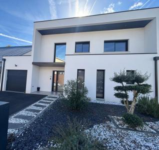 For sale Montreuil-juigne 6 rooms 170 m2 Maine et loire (49460) photo 0