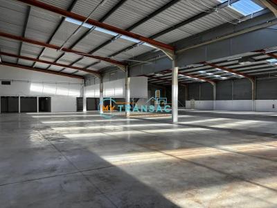 Louer Commerce 3715 m2 Neuilly-sur-marne