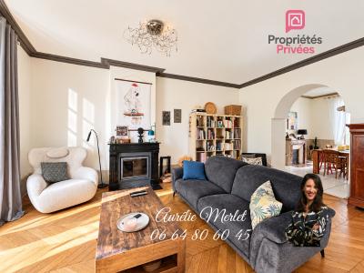 For sale Riom 8 rooms 220 m2 Puy de dome (63200) photo 0