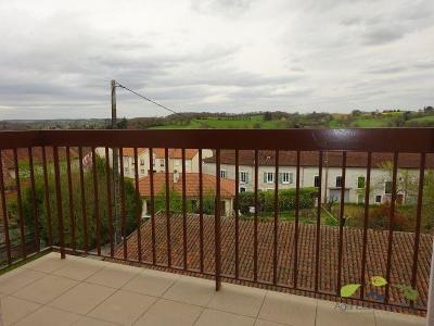 Louer Appartement 49 m2 Saint-leonard-de-noblat