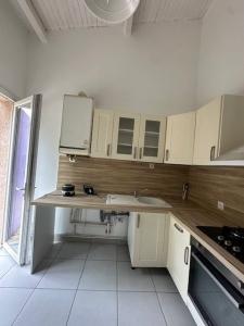 For rent 3 rooms 65 m2 Bouches du Rhone (13014) photo 0
