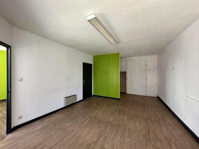 Louer Local commercial Janze 8352 euros