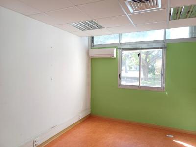 Louer Bureau 267 m2 Sainte-clotilde