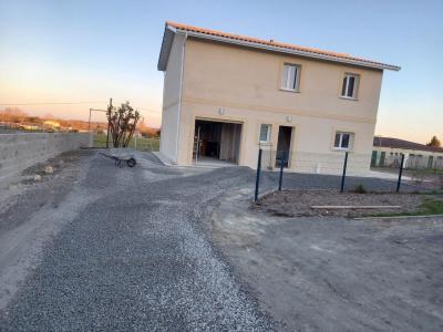 For rent Pugnac 100 m2 Gironde (33710) photo 0