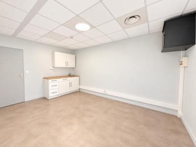Louer Local commercial Taillan-medoc 22650 euros