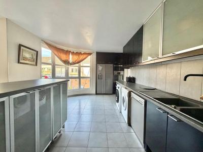 For sale Evry 6 rooms 120 m2 Essonne (91000) photo 2