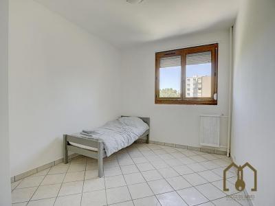 Louer Appartement Vaulx-en-velin 400 euros
