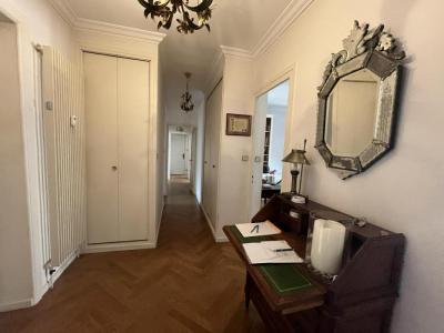 Louer Appartement 168 m2 Lyon-6eme-arrondissement