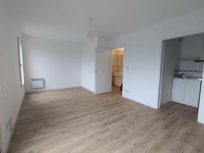 For rent Nantes 1 room 28 m2 Loire atlantique (44300) photo 0