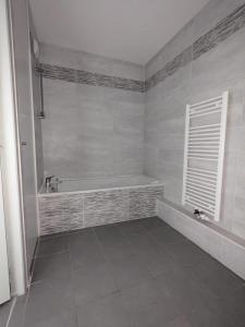 Annonce Location 4 pi�ces Appartement Jayat 01