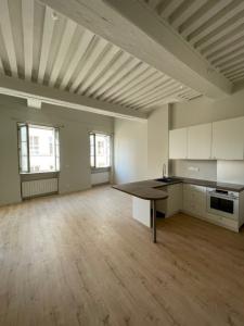 Louer Appartement 107 m2 Lyon-4eme-arrondissement