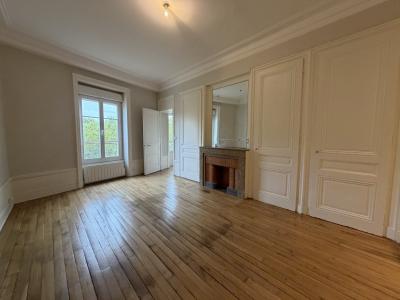 For rent Lyon-3eme-arrondissement 3 rooms 57 m2 Rhone (69003) photo 0