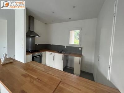 For rent Reims Centre Commercial Carrefour 5 rooms 108 m2 Marne (51100) photo 0