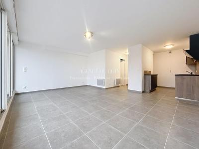 Louer Appartement Muy 676 euros