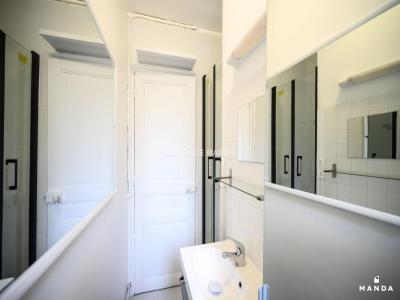 Louer Appartement 44 m2 Paris-10eme-arrondissement