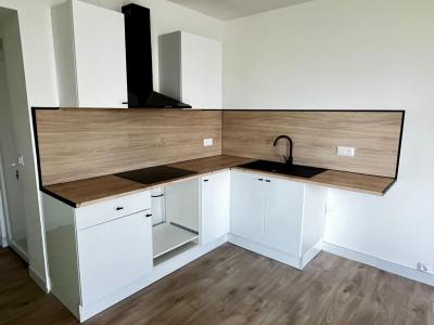 For rent 4 rooms 66 m2 Vendee (85450) photo 2