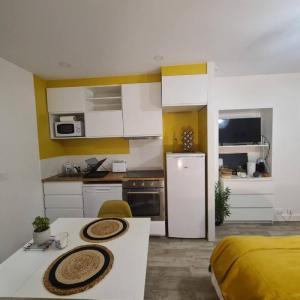 For rent Villabe 1 room 24 m2 Essonne (91100) photo 0