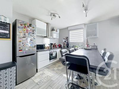 For sale Grigny 4 rooms 89 m2 Rhone (69520) photo 3