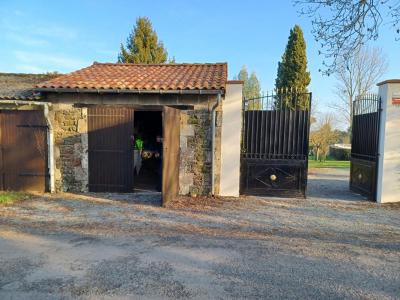 For sale Fontenay-le-comte 8 rooms 162 m2 Vendee (85200) photo 0