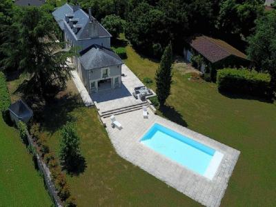 For sale 8 rooms 303 m2 Vienne (86700) photo 0