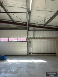 Louer Commerce 240 m2 Ravoire