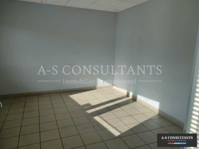 Louer Commerce Dortan 24000 euros