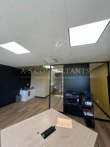 Louer Commerce Mery 24300 euros