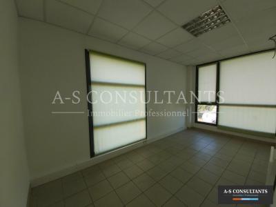 Louer Bureau 74 m2 Salaise-sur-sanne