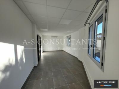 Louer Local commercial 115 m2 Chanas