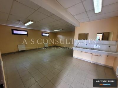 Louer Commerce 480 m2 Saint-pierre-de-boeuf