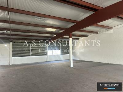 Louer Commerce 360 m2 Cran-gevrier
