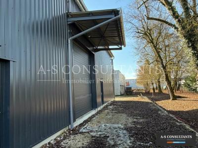Louer Commerce Albens 40800 euros
