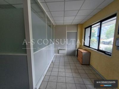 Louer Commerce Sainte-helene-du-lac 384000 euros