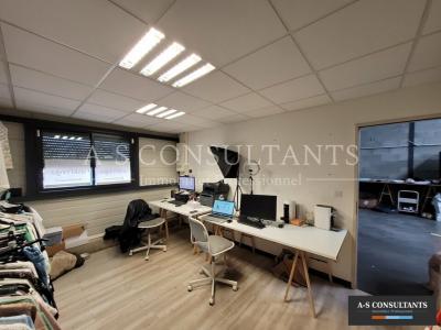 Louer Commerce 150 m2 Saint-pierre-de-chandieu