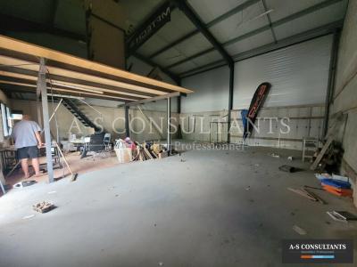 Louer Commerce 150 m2 Saint-pierre-de-boeuf