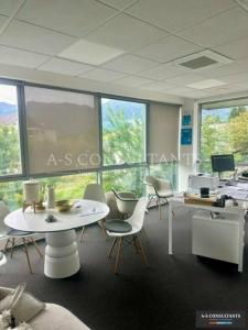 Louer Bureau 357 m2 Albertville