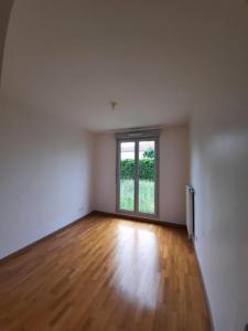 Louer Appartement Saint-etienne-de-saint-geoirs 855 euros