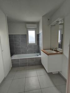 Louer Appartement Chasse-sur-rhone 808 euros