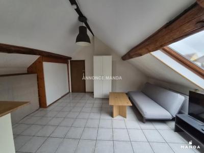 Louer Appartement 28 m2 Corbeil-essonnes