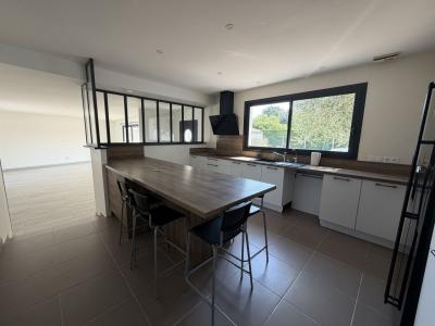 For sale 20 MINUTES DE LA ROCHELLE 6 rooms 140 m2 Charente maritime (17540) photo 1