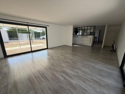 For sale 20 MINUTES DE LA ROCHELLE 6 rooms 140 m2 Charente maritime (17540) photo 2