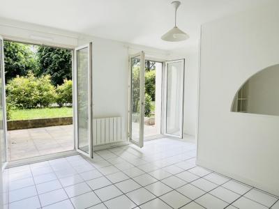 For rent Lyon-7eme-arrondissement 1 room 30 m2 Rhone (69007) photo 0