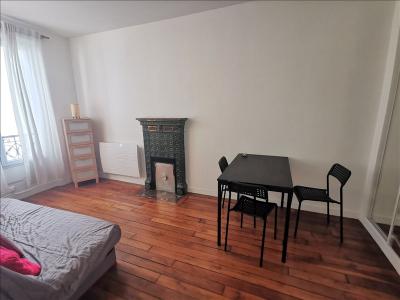 Louer Appartement 37 m2 Paris-18eme-arrondissement
