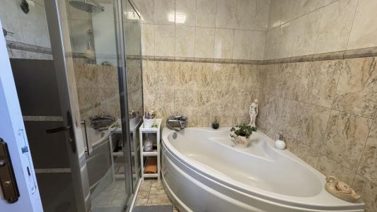 For sale 5,4 KM DE L'AUTOROUTE 4 rooms 120 m2 Puy de dome (63300) photo 3