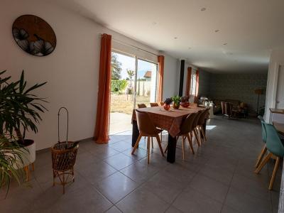 For sale Violay 5 rooms 136 m2 Loire (42780) photo 2