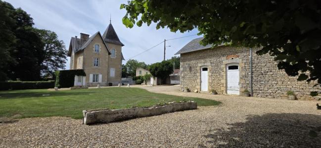 For sale Pleuville 8 rooms 238 m2 Charente (16490) photo 1