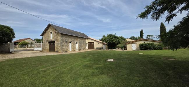 For sale Pleuville 8 rooms 238 m2 Charente (16490) photo 2