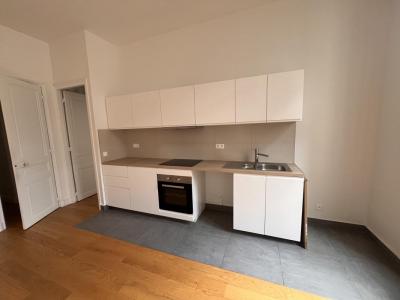 Louer Appartement 56 m2 Paris-17eme-arrondissement
