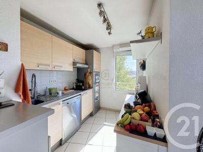 For sale Grigny 4 rooms 62 m2 Rhone (69520) photo 2