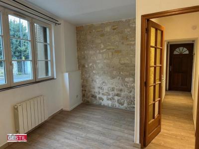 Louer Appartement Ennery 838 euros